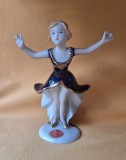 Dansatoare - produs vechi romanesc, anii 1970, era socialista, bibelou vechi, ceramica portelan Curtea de Arges, piesa deosebita