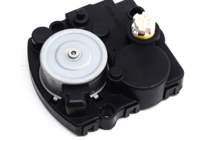 Motor de reglare nivel far st&acirc;nga față TOYOTA ESTIMA III _R2_, _R5_ 2007 OEM: 85664-33010,37100-78515,865100-0740 17410631