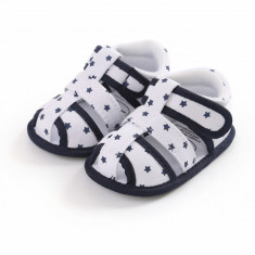 Sandalute albe cu stelute negre (Marime Disponibila: 3-6 luni (Marimea 18