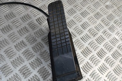 Pedala de accelerație PORSCHE 911 996 2002 OEM: 99642339400,99642302001 31423577 foto