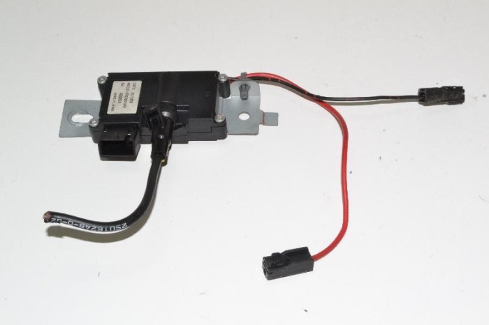 Amplificator de antena CHRYSLER 300 C LX 2007 OEM: 05059070AF 2537538