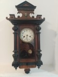 Superb ceas de perete antic german marca Junghans ,bătăi pe arc de rezonanță la ore fixe și jumătăți
