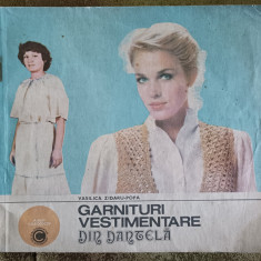 Garnituri Vestimentare din Dantelă , 1984 Album Caleidoscop