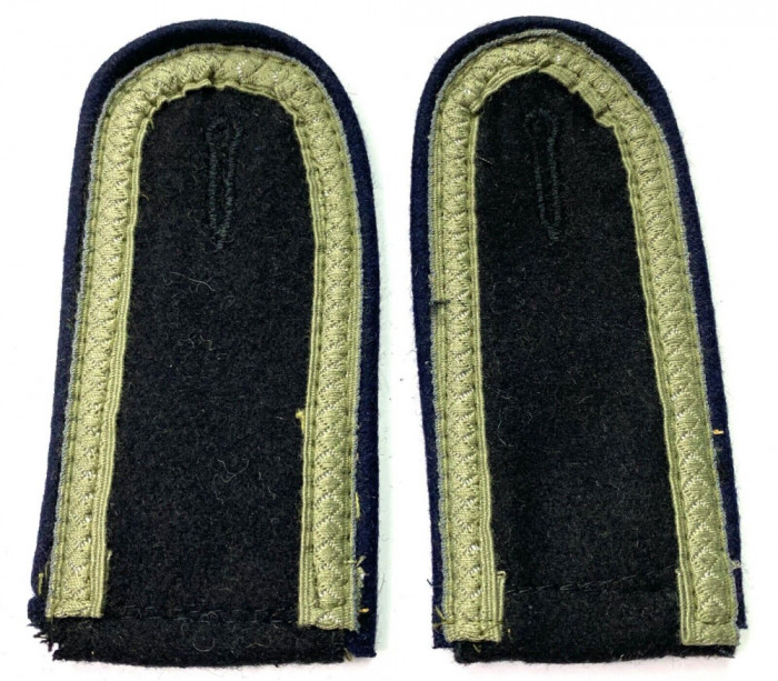 WW2 Epoleti German SS NCO Medic Scharfuhrer subdued