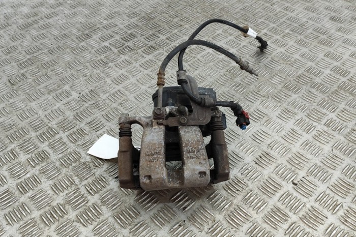 Etrier de fr&acirc;nă dreapta spate TESLA MODEL 3 2019 OEM: 1044624-00-G 30404563