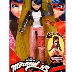 Papusa Miraculous, cu paiete reversibile, Marinette to Ladybug