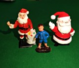 Trei figurine h 3.5 &ndash; 5 cm Moș Crăciun Moș Gerilă și băiețel