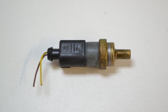 Senzor de temperatură VW PASSAT B7 362 2012 OEM: 06A919501A 2317013