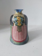 Figurina ceramica Italica Ars Italy - Femeie cu flori - Marcaj original - Pictata manual - Arta decorativa vintage 16cm