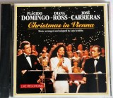 Pl&aacute;cido Domingo &middot; Diana Ross &middot; Jos&eacute; Carreras &lrm;&ndash; Christmas In Vienna NM / NM cd muzica de Sarbatori Craciun Sony Europa 1993