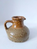 Ulcica cermica, vas cu cioc si maner, gresie (stoneware), vintage, 10cm inalti