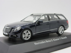 Macheta Mercedes E Klasse T modell Schuco 1:43 foto