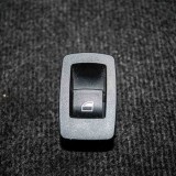 Buton geam ușă dreapta spate BMW 4 Gran Coupe F36 2015 OEM: 9208106 | 2473954