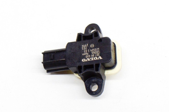 Senzor de impact dreapta față VOLVO XC60 2012 OEM: 30798030,120524503 11608835