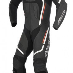 Costum Moto Alpinestars Motegi V2 Negru / Alb / Rosu Marimea 54 3151017/1231/54