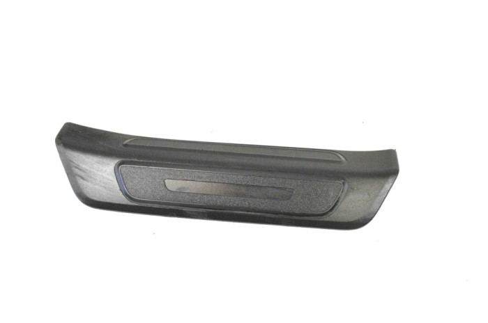 Ornament prag interior dreapta spate AUDI Q5 FY 2017 OEM: 80A853376,80A853376A,80A853376C