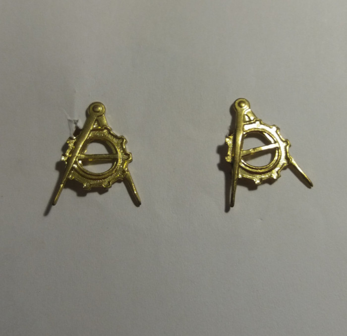 S 9 - semne de arma - metalice - subingineri militari - aurii