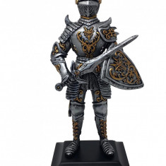 Statueta Cavaler Medieval cu Scut si Sabie 22.5 cm