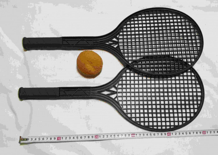 Set Rachete de Tenis -Badminton cu minge din burete jucarie romaneasca anii 1970