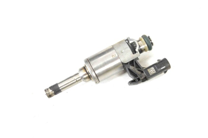 Injector de combustibil VW GOLF VII 5G1, BQ1, BE1, BE2 2015 OEM: 04E906036AF 12198175