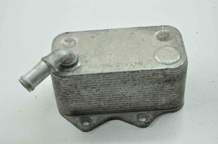 Răcitor de ulei AUDI TT 8J3 2007 OEM: 06D117021C
