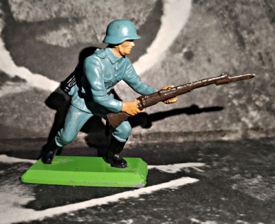 Britains Deetail German WWII 1/32 54 mm 1971 infanterist brat mobil baioneta foto