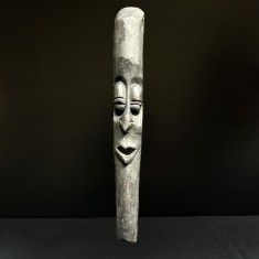 Sculptură decorativă din lemn &icirc;n formă de mască tribală &ndash; Indonezia