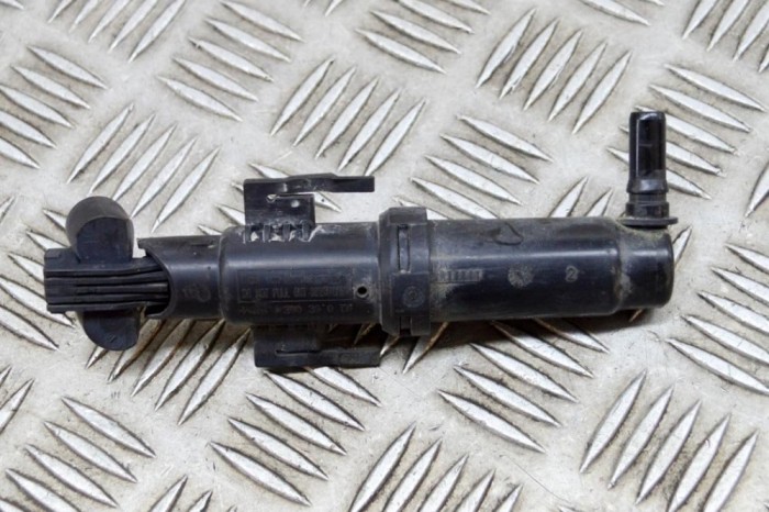Pompa spălător far st&acirc;nga BMW 5 F10 2014 OEM: 1307030769,7377667,1300390131 | 18031726
