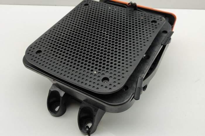 Subwoofer podea st&acirc;nga BMW X2 F39 2023 OEM: 7927997 | 30744127