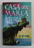 CASA DIN MAREA AZURIE de T.J. KLUNE , 2021