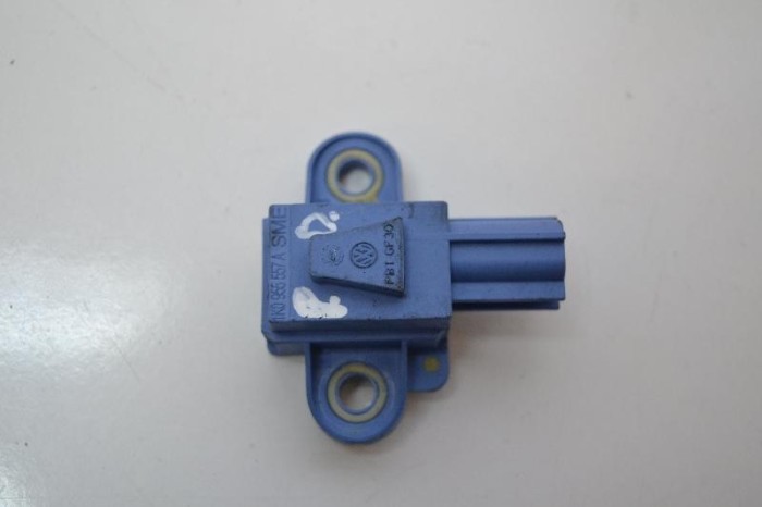 Senzor de impact dreapta față VW GOLF V 1K1 2006 OEM: 1K0955557 | 2263174