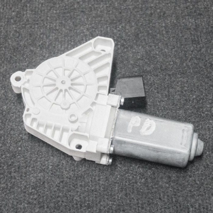 Motor macara geam ușă dreapta față MERCEDES-BENZ CLS C218 2014 OEM: A2078200542 2013140