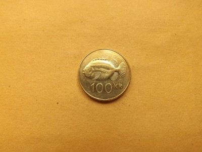 Islanda 100 Kronur / Coroane 2011 foto