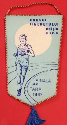 Fanion (Uniunea Tineretului Comunist-Comitetul Central) - CROSUL TINERETULUI editia a XV-a-Finala pe Tara 1982 foto