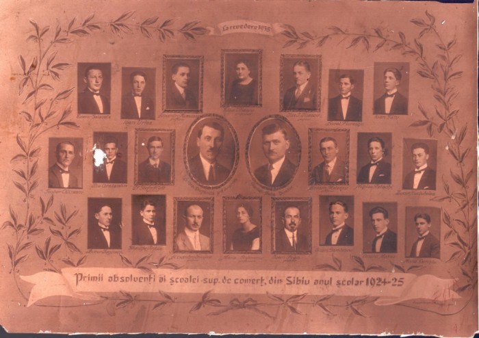 PM456N Primii absolvenți ai Școalei superioare de comerț din Sibiu anul școlar 1924-1925, studio Guggenberger-Mairovits, Sibiu