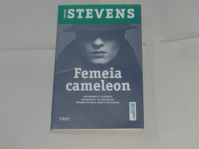 TAYLOR STEVENS - FEMEIA CAMELEON foto