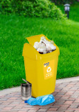 Cos de gunoi cu capac batant pentru reciclare Eco, 35L, 35x29x57 cm, plastic, galben, Heinner