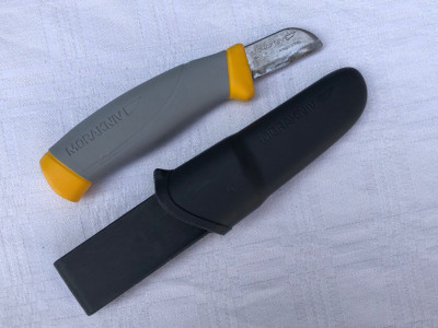 Cutit profesional de altoit produs de renumita fabrica suedeza MORAKNIV foto