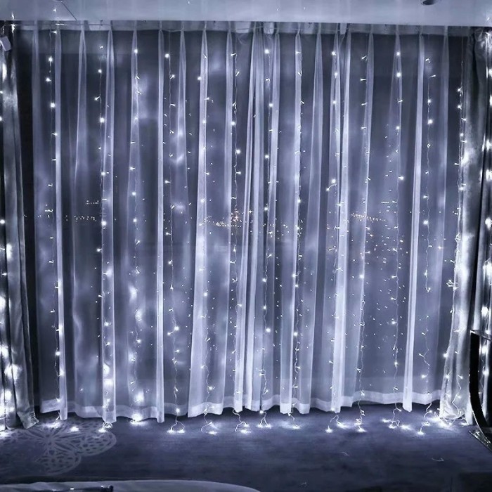 Instalatie craciun, tip perdea, ip44, 3 m x 3 m, 240 led-uri, alb rece, cu 8 jocuri de lumini, 31 v, 9w, interconectabila, prelungitor 3 m inclus, fir