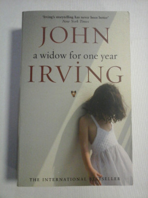 A WIDOW FOR ONE YEAR - John IRVING foto