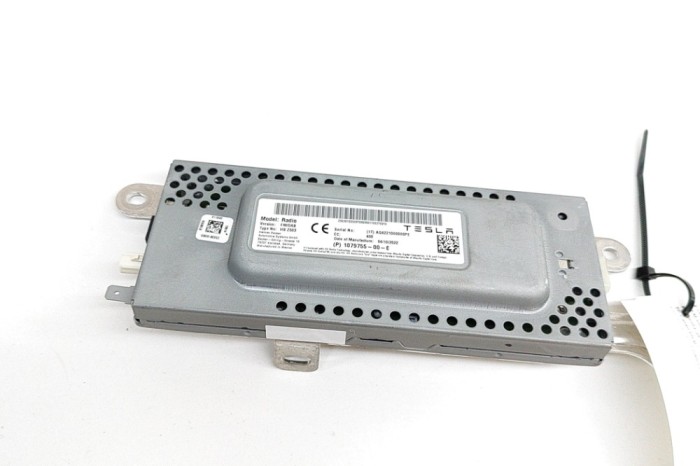 Alt modul de control TESLA MODEL 3 2022 OEM: 1079755-00-E 25409250