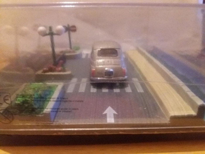 Macheta diorama Fiat 500 Mycar Francis Lombardi - IXO scara 1:43