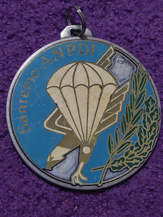 Trofeu-medalie-distincti veche 1984 PARASUTIST/PARASUTISM,Colectie-Sanremo ANPDL