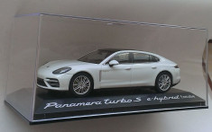 Macheta Porsche Panamera Turbo S e-Hybrid Executive MK2 2018 - Herpa 1/43 foto