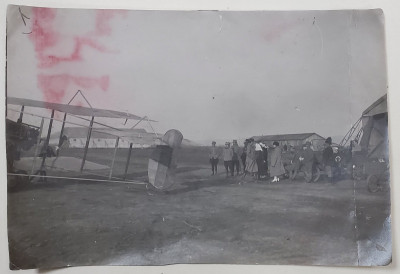 REGINA MARIA A ROMANIEI PE FRONTUL DIN MOLDOVA, FOTOGRAFIE DIN 1918 foto