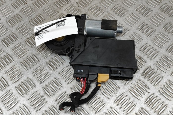 Motor macara geam ușă dreapta față AUDI A8 D3 4E2, 4E8 2006 OEM: 4E2959802B,4E1910802B,5WK45673HBF,998268108 30255337