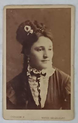 FOTOGRAF CIEHULSKI , TARGU - MURES , PORTRETUL UNEI DOAMNE , FOTOGRAFIE C.D.V. , SFARSIT DE SECOL XIX foto