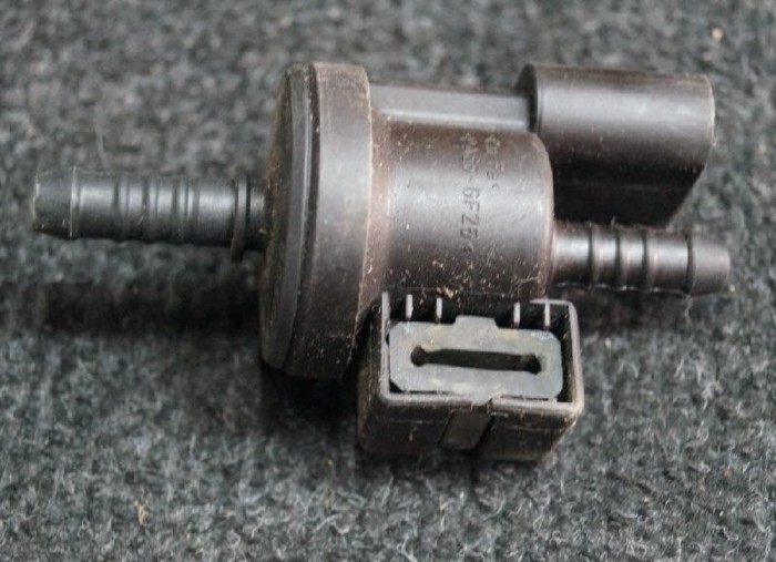 Supapa solenoid AUDI Q5 8R 2012 OEM: 06E906517A 2129567