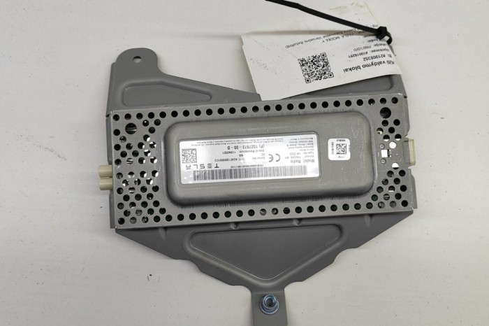 Alt modul de control TESLA MODEL Y 2022 OEM: 1527973-00-D 21908352