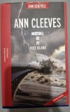 Misterul.de pe Holly Island-Ann Cleeves